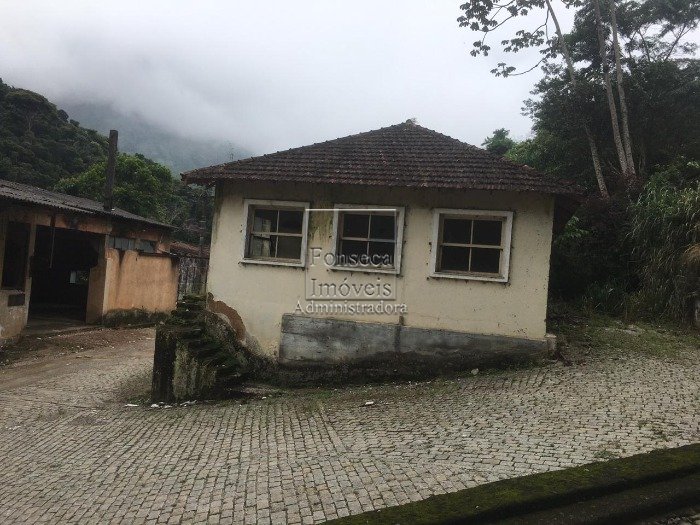 Galpoes Centro, Petrópolis (3902)