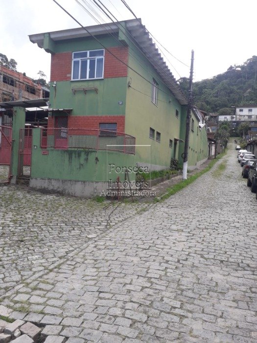 Galpoes Coronel Veiga, Petrópolis (5530)